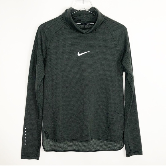 Nike Tops - NIKE Running Aeroreact Long Sleeve Turtleneck Top